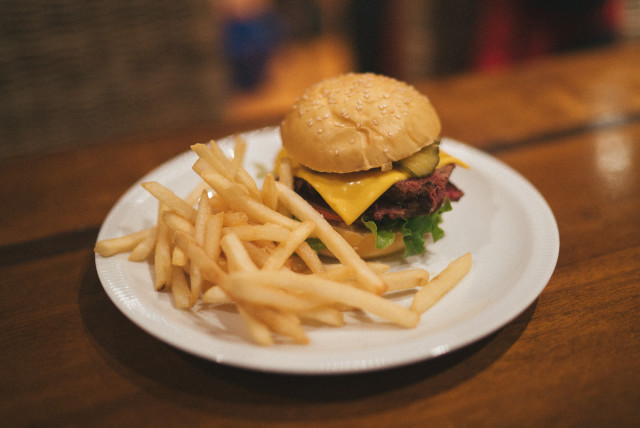 pastrami_cheese_burger
