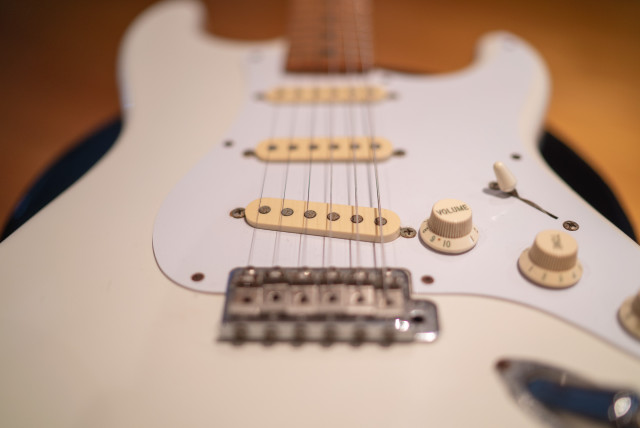 stratocaster_pickup_height