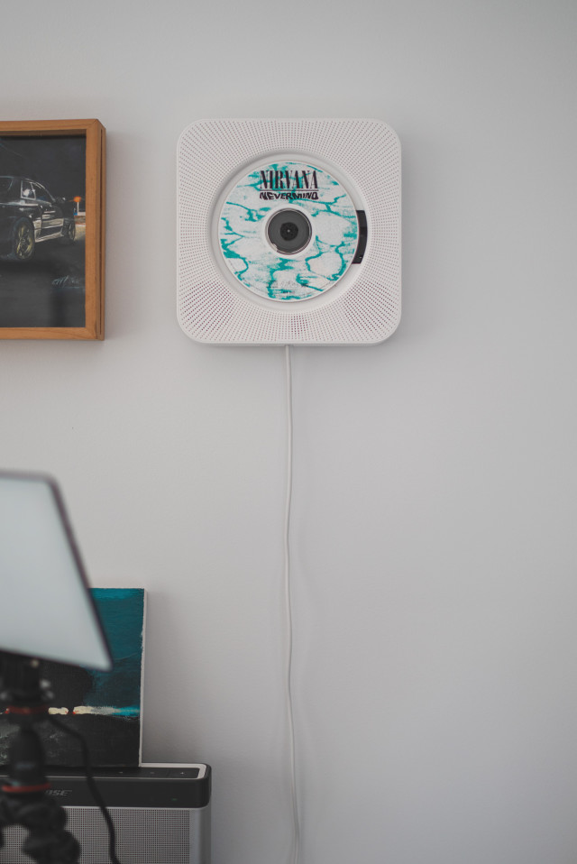 wall-mounted-cd-player