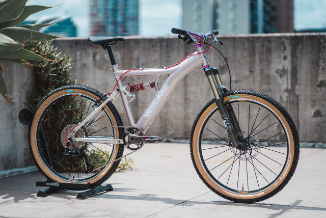 03_mongoose_1998_nx85