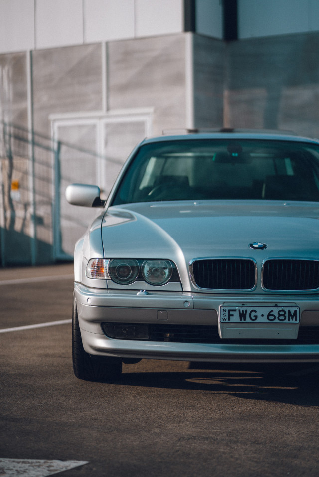 08_autoroe_bmw_e38