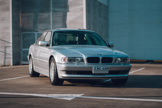 09_autoroe_bmw_e38