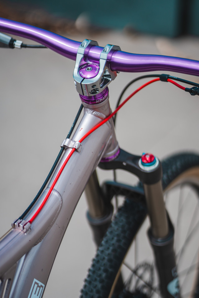 09_mongoose_1998_nx85