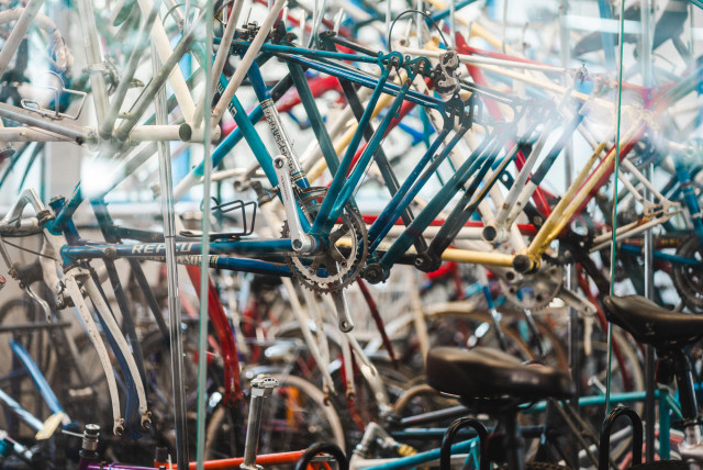 04_revolve_recycling_shop