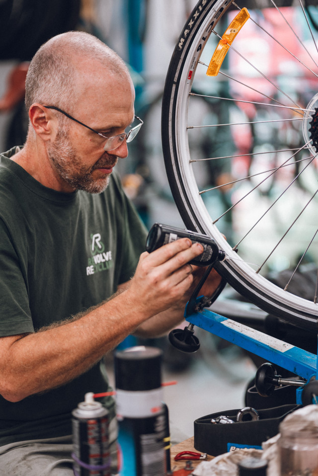 07_revolve_recycling_shop