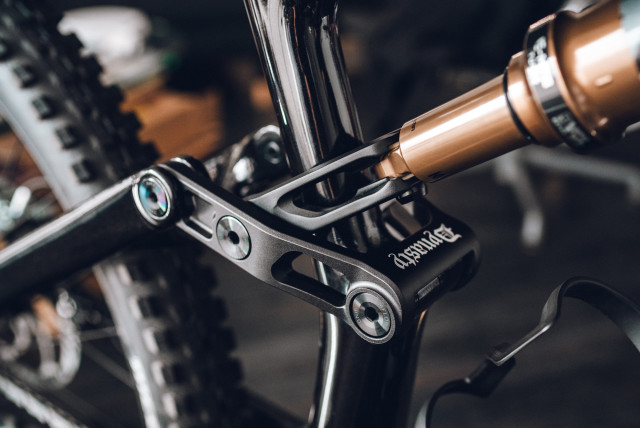 velo_dynasty_amflow_linkage3