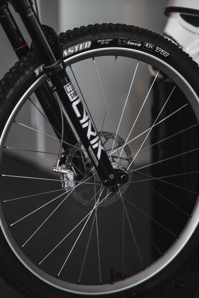 maxxis_blackout