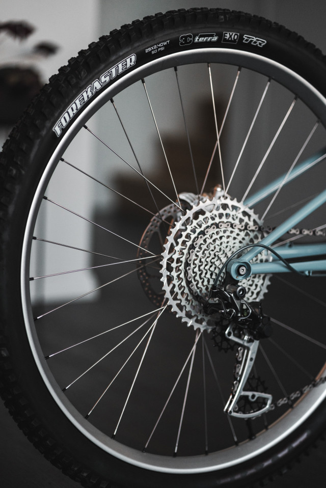maxxis_blackout_logos