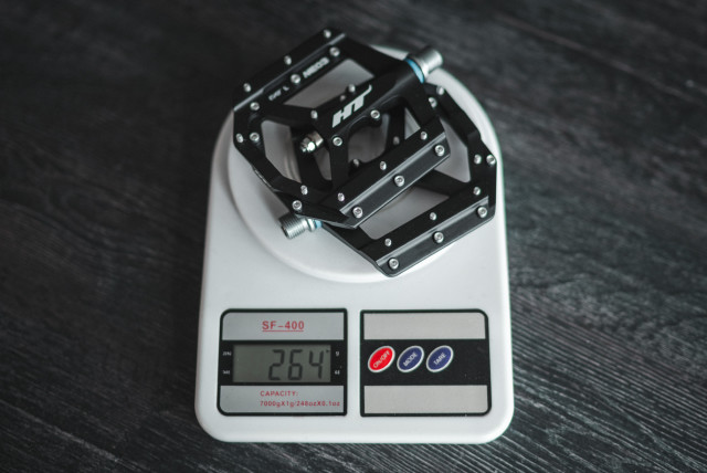ht_me03_pedals_weight